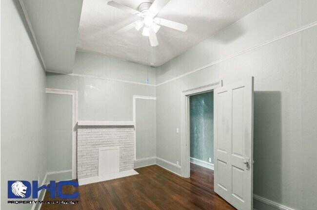 Building Photo - Historic College Park 2 Bedroom