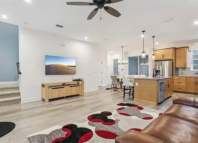 Building Photo - 2340 Woodside Way