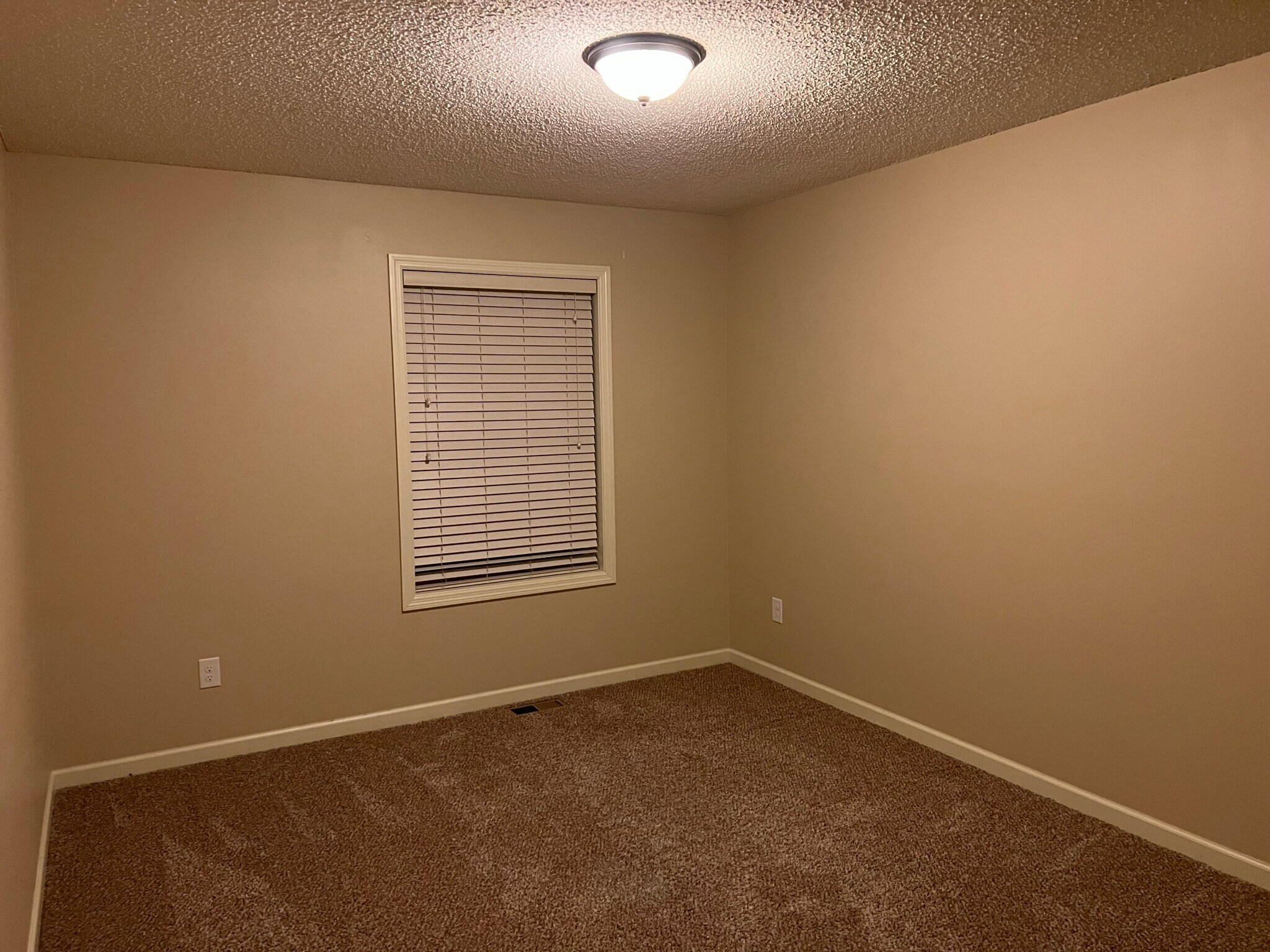 Building Photo - 15600 60th Ave N