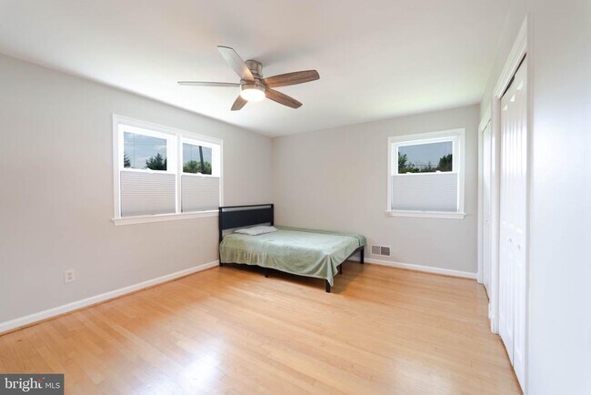 Building Photo - 610 Valley Brook Dr