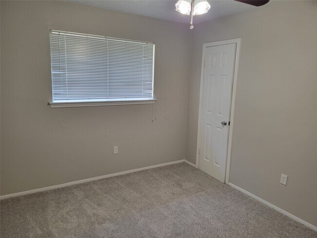 Building Photo - 6815 Soledad Dr