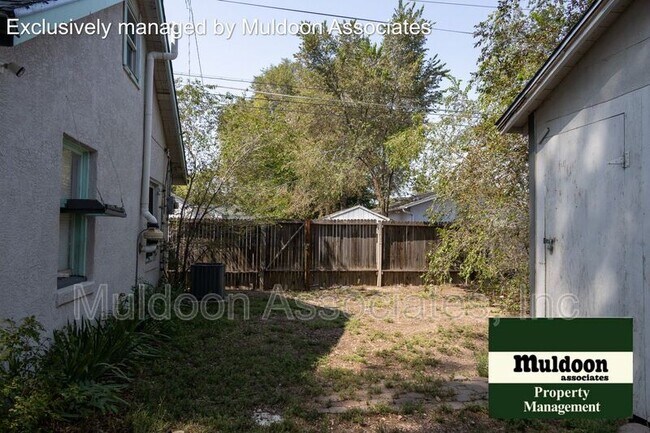 Building Photo - 1137 Van Buren St