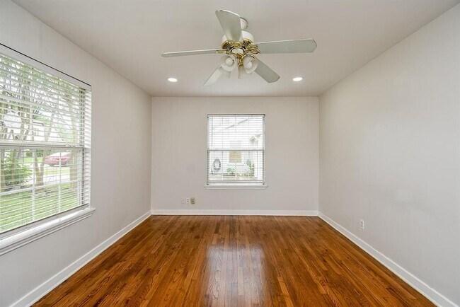 Building Photo - 1409 Zora St