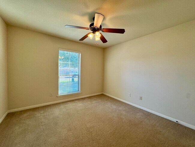 Building Photo - Duplex