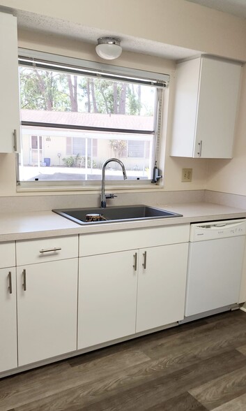 Building Photo - 4417 Tecumseh Trl