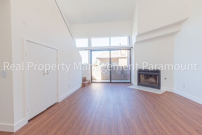 Building Photo - Spectacular 2 Bedroom, 2 Bath Condo with Large Loft flex-space