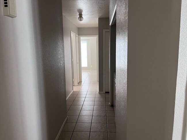 Building Photo - 3 Bed/ 2Bath Single Level Home in Ahwatukee Area