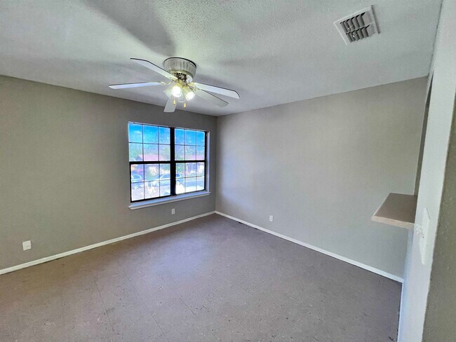 Building Photo - 301 Rio Bravo Dr