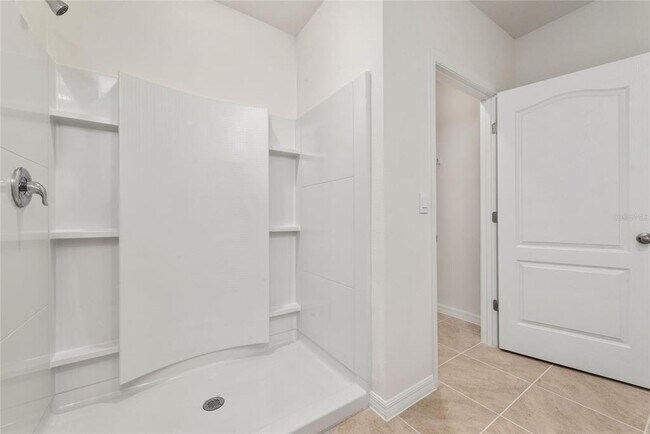 Building Photo - 804 Silver Palm Dr