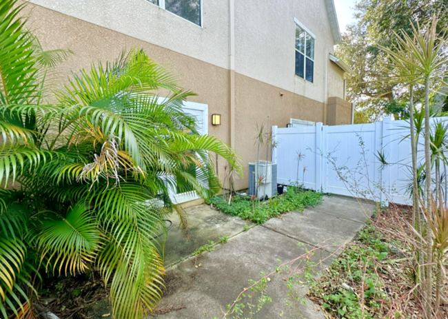 Building Photo - 4330 Tyler Cir N