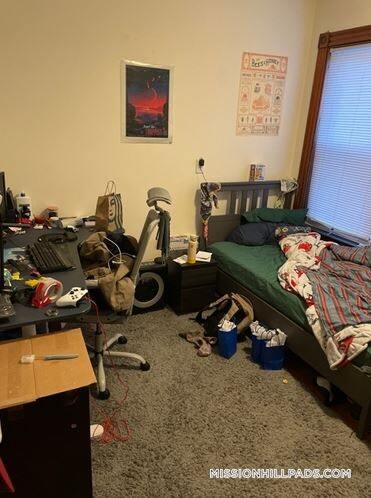 Building Photo - 121 Calumet St