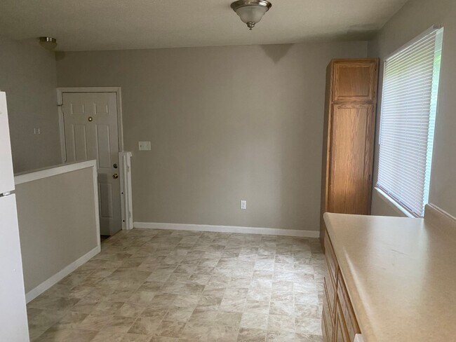 Building Photo - 2670 Glenbriar St