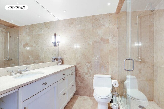 Building Photo - 40 E 94th St