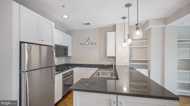 Building Photo - 4025 Connecticut Ave NW