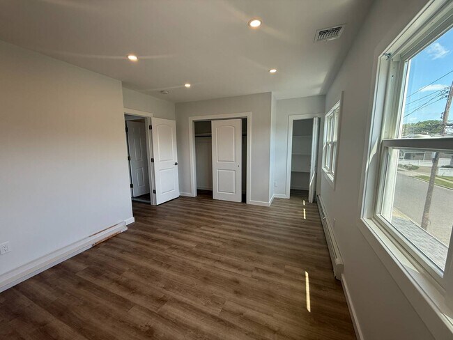 Building Photo - 276 W Nicholai St