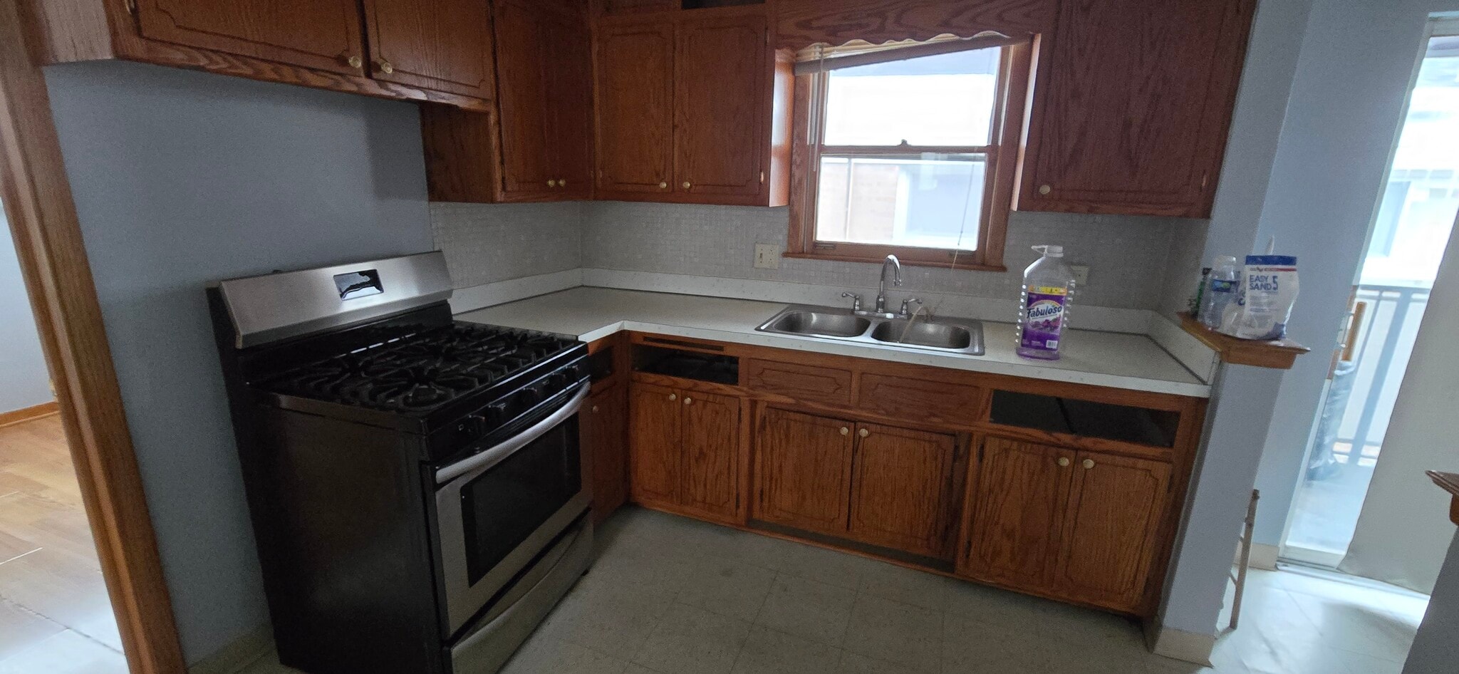 Kitchen Pic-01 - 5708 W Park Ave