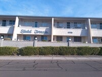 Building Photo - Beautifully designed short-term rental Or Long-Term offering comfort, style, and convenience