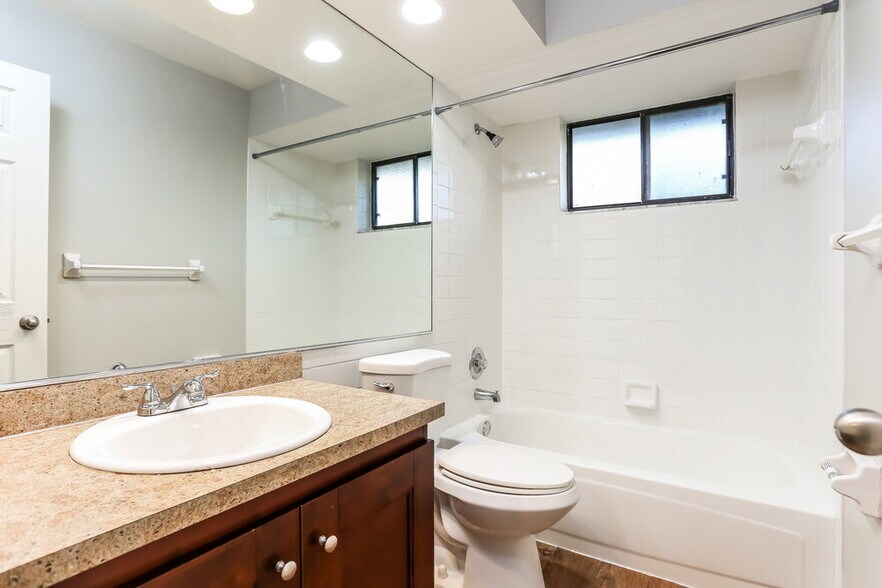 Building Photo - 487 SW 169th Terrace