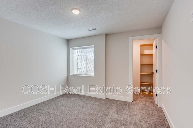 Building Photo - 3554 N Tyler Ct