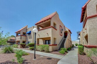 Building Photo - Centrally located well appointed condominium