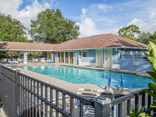 Building Photo - 105 Briarcliff Cir