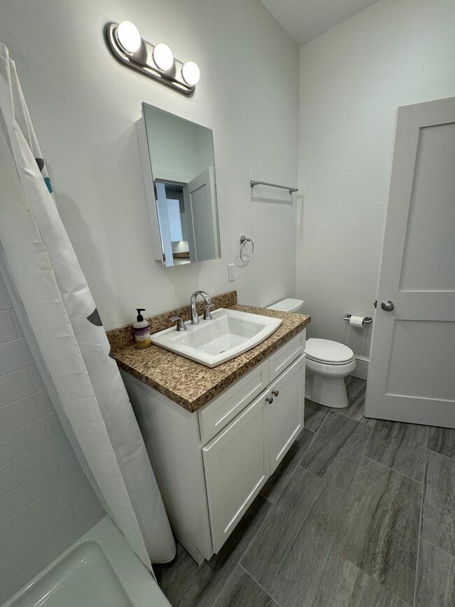 Building Photo - 88 Main St