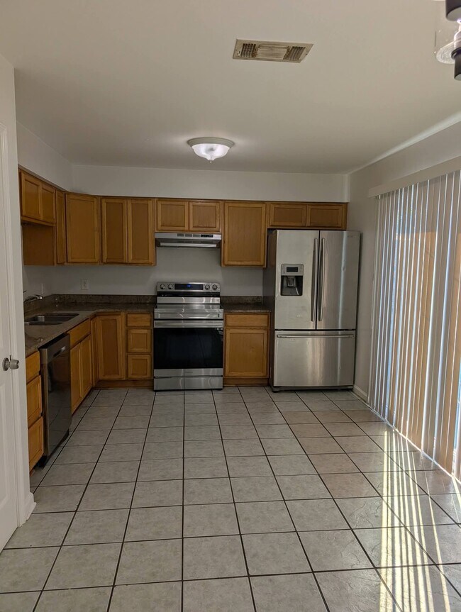 Building Photo - 3608 Juno Dr