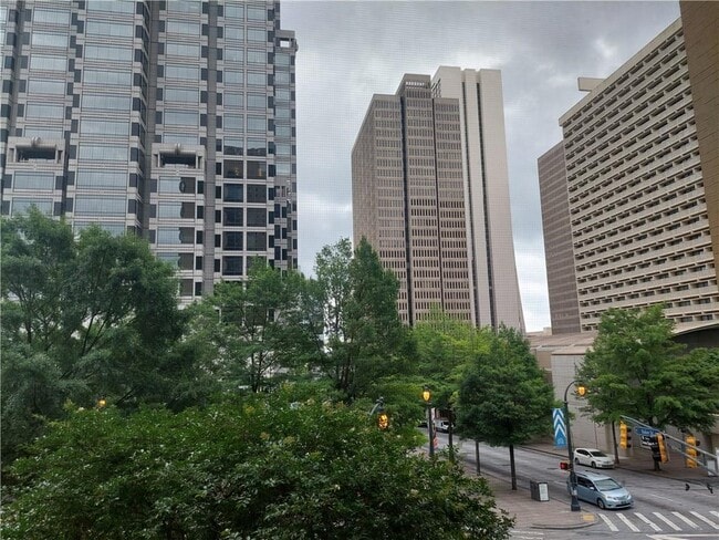 Primary Photo - 300 W Peachtree St NW