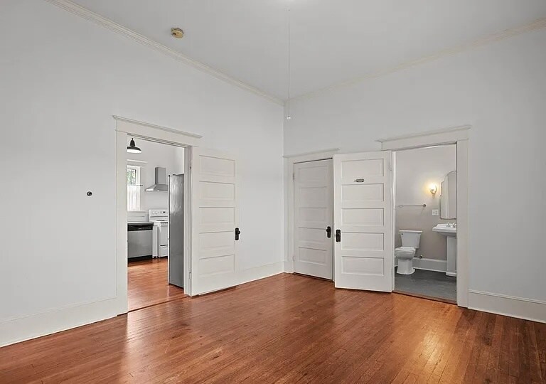 Main Bedroom - 1904 Wolcott Ave