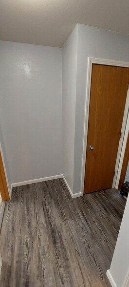 Building Photo - 6660 Charlie Grimm Rd