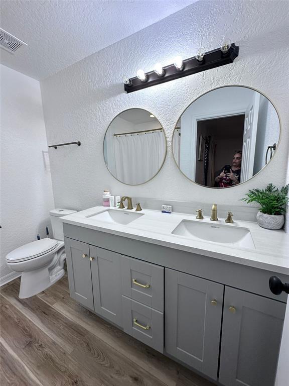 Building Photo - 428 Miramar Ave