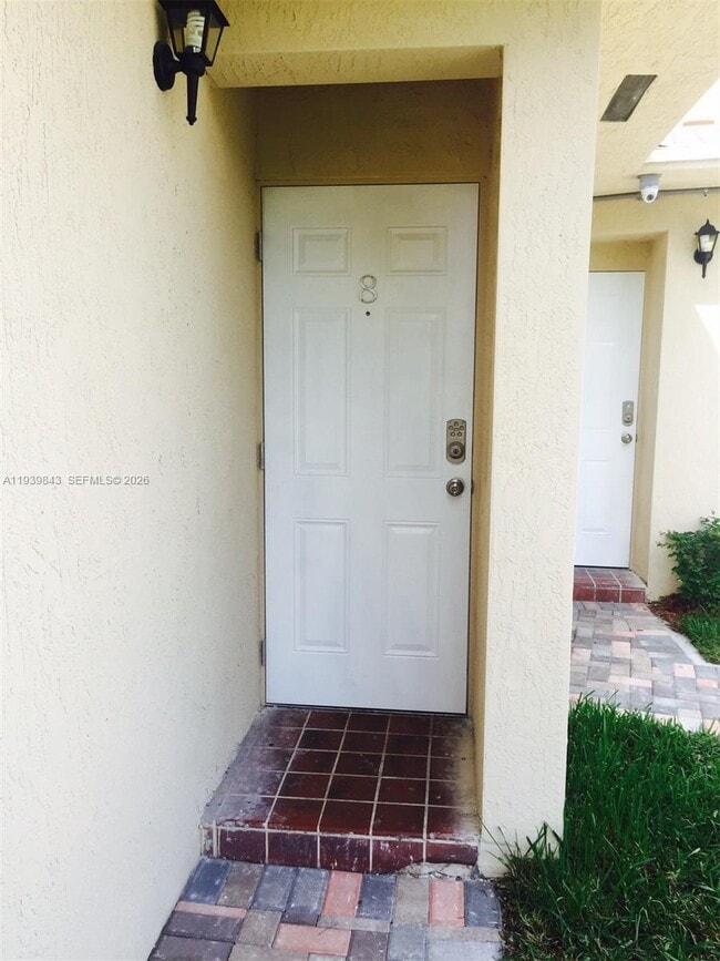 Building Photo - 500 SW 9th Ave