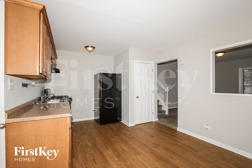 Building Photo - 12865 W Highland Ave