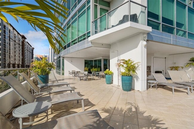 Building Photo - 101 S Eola Dr