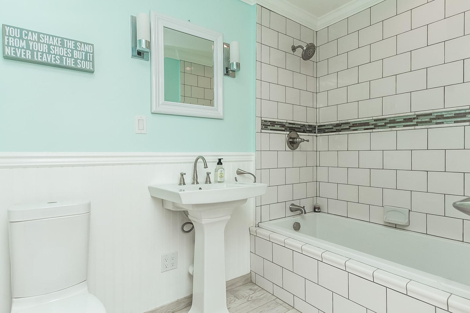 Building Photo - 736 Light St