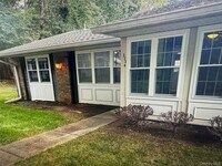 Building Photo - 333 Woodbridge Dr