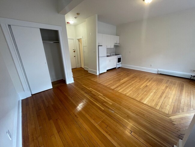 Building Photo - $2480 | Studio Available Now | Heat & Hot Water Included | Convenient Brookline Location