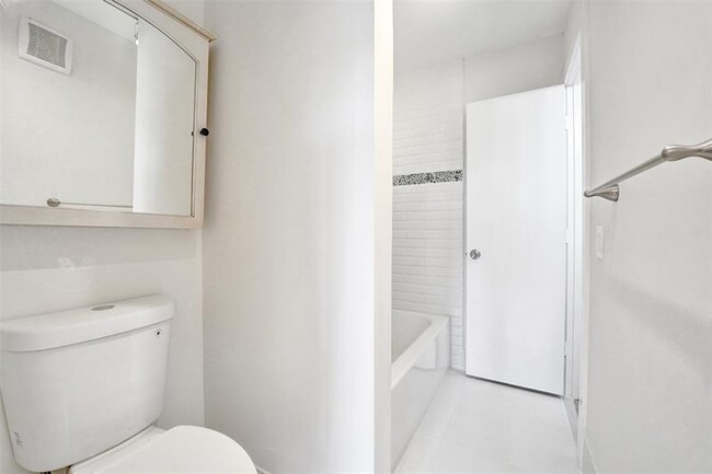 Building Photo - 35 SW 3rd St