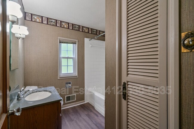 Building Photo - 840 Neely Heights Ave
