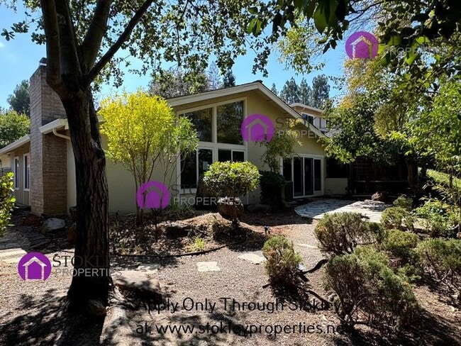Building Photo - 1538 Siskiyou Dr