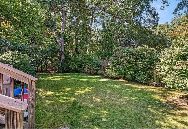 Building Photo - 14 Hoover Rd