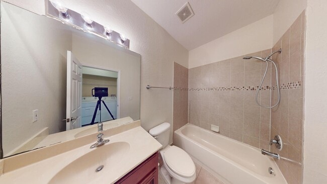 Building Photo - 831 Pipers Cay Dr