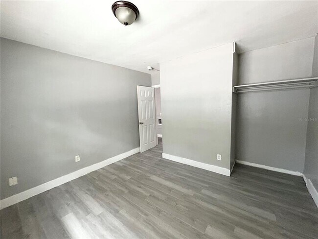 Building Photo - 430 N Charles St