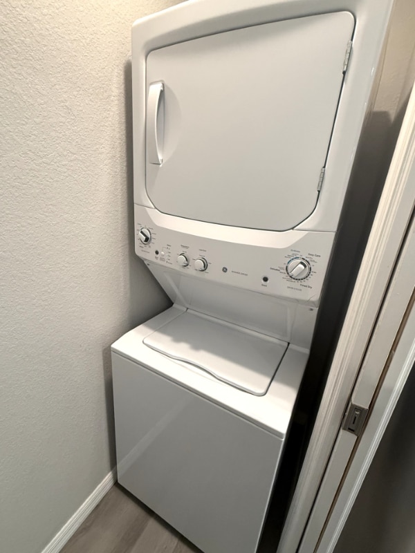 Building Photo - 1935 Ave O SW