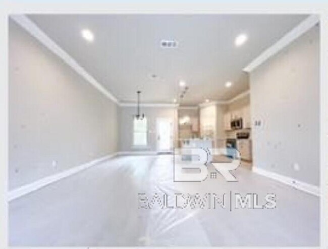Building Photo - 6870 Summerset Dr