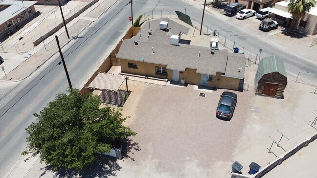 Building Photo - 8903 Old County Dr