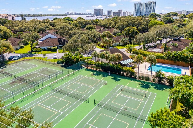 Building Photo - 11340 Briarwood Pl