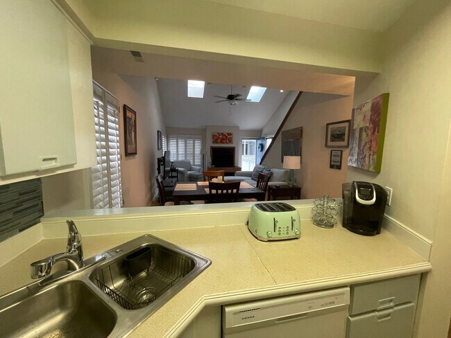 Building Photo - Ocean Pines condo fully furnished! Locatio...