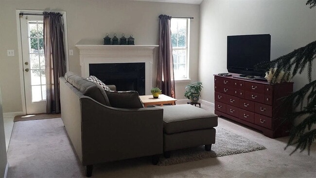 Building Photo - Hyde Park Rental