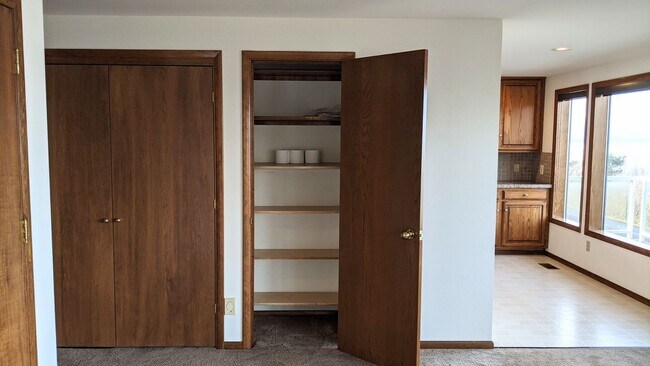 Building Photo - 180 Degree View of Bellingham Bay on South...